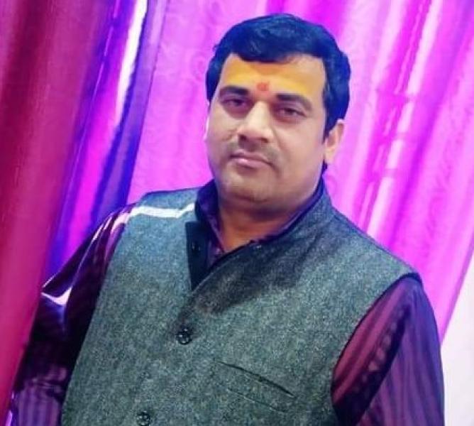 Acharya Omkar Nath Dwivedi best astrologer in Uttar Pradesh